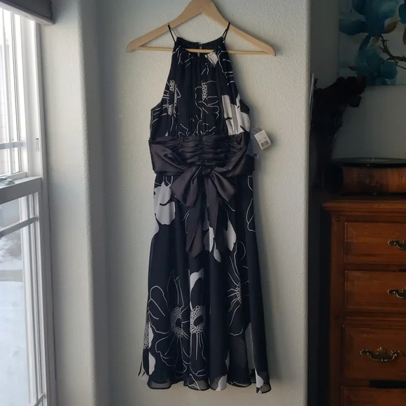 London Times | Dresses | London Times Black And White Flower Dress With  Slit And Silk Belt Bow | Poshmark